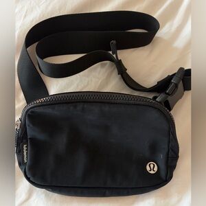 Lululemon Everywhere Belt Bag 1L – Black